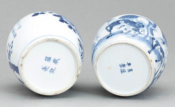BOJANER, 2 st. Porslin, Kina, 1900-tal.