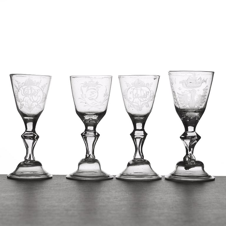 GLAS, fyra stycken. Hessisk modell, 1700-tal.