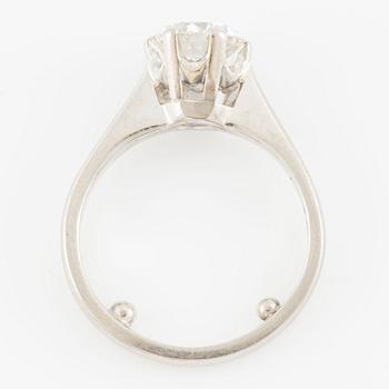 Ring, enstensring, 18K vitguld med briljantslipad diamant.