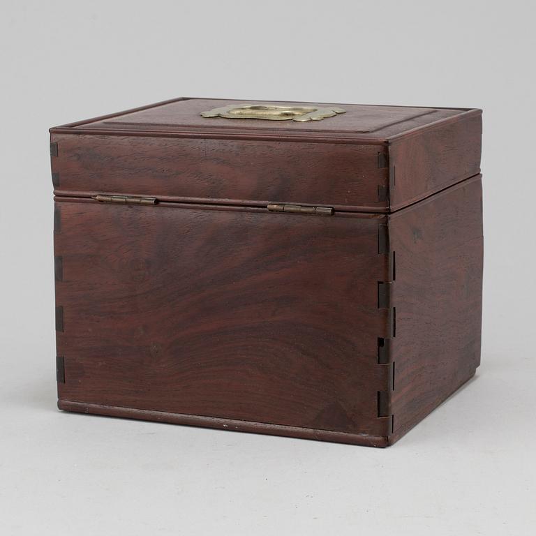 A Japanese apothecary box with flasks, 20th century.