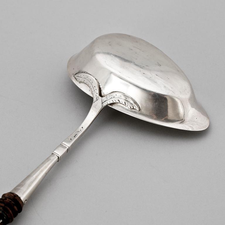 SOPPSLEV, silver, trol Johan Fredrik Lampas änka, Stockholm, 1825.