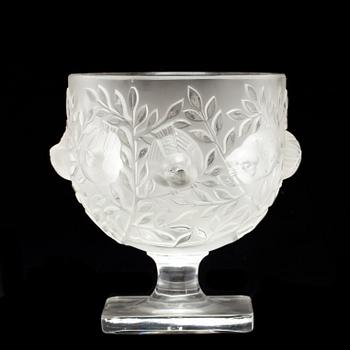 SKÅL PÅ FOT, glas. "Elisabeth", Lalique, France. Signerad.