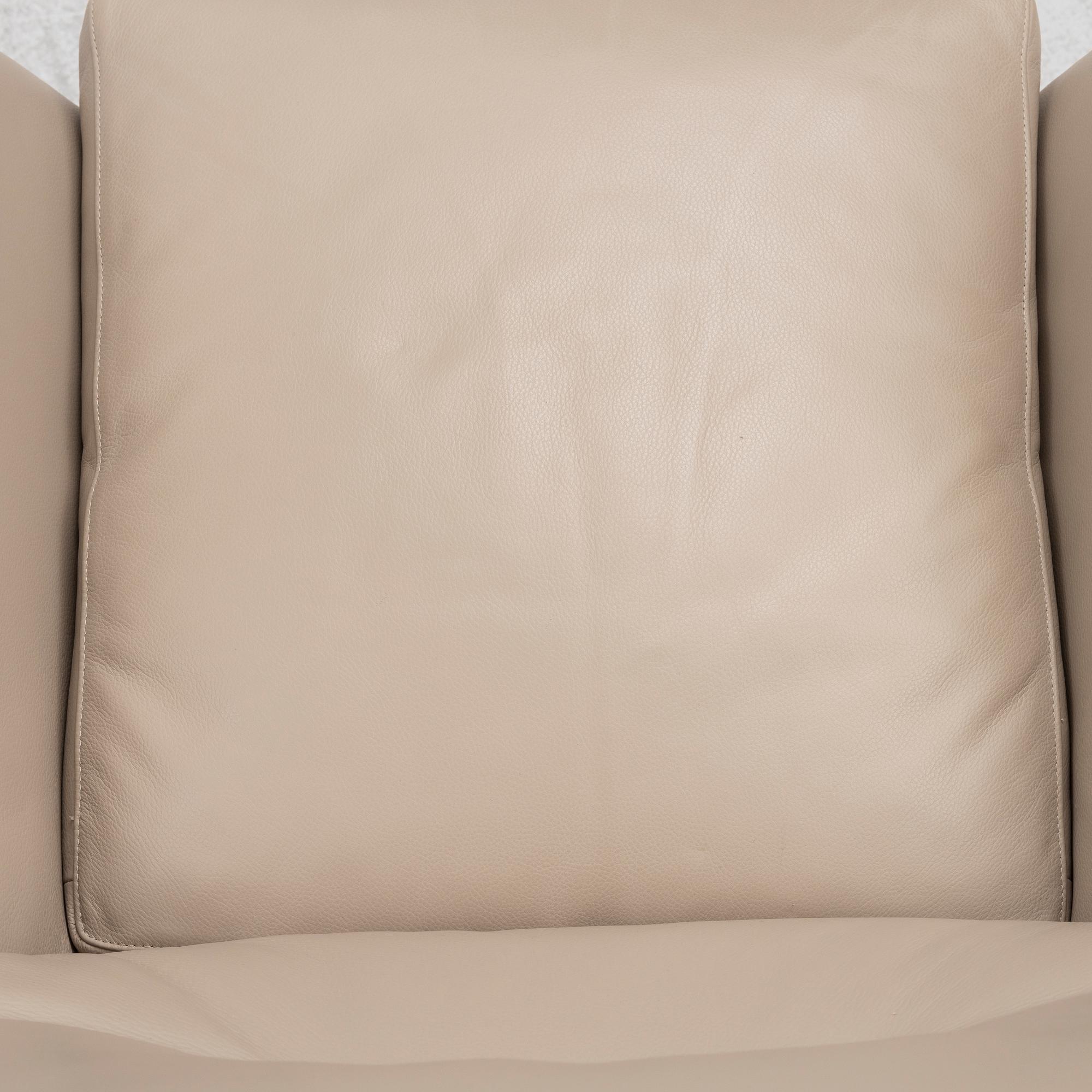 Rodolfo Dordoni, armchairs, a pair, "Jensen", Minotti.