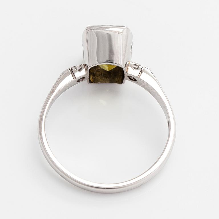 Sormus, 14K valkokultaa, fasettihiottu krysoberylli ja timantteja.