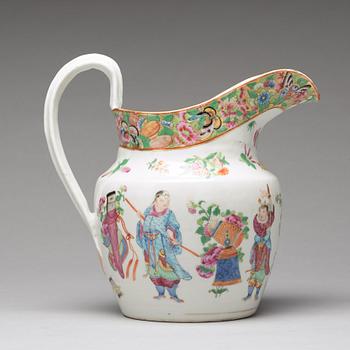 A large Canton famille rose ewer, Qing dynasty, 19th Century.