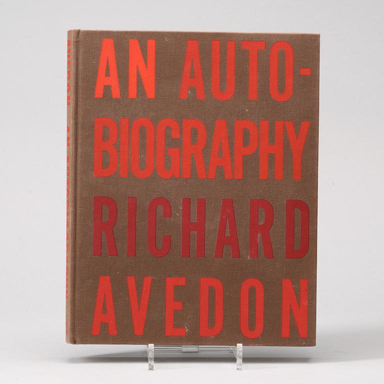 Photo books, 6, books and 9 small folders, Richard Avedon.