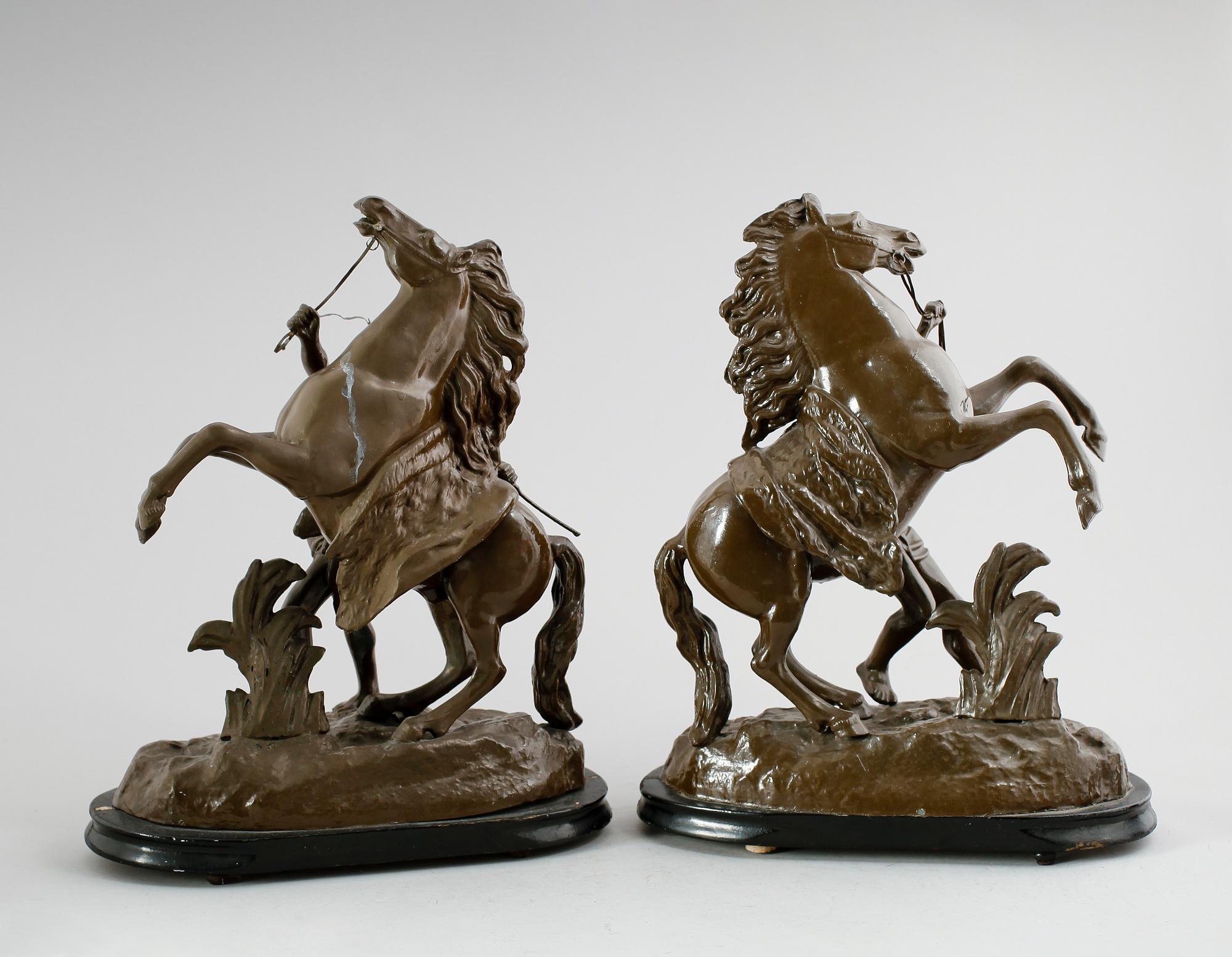 FIGURER, 1 par, kopior av Marlyhästarna, metall, 1900-talets första hälft.