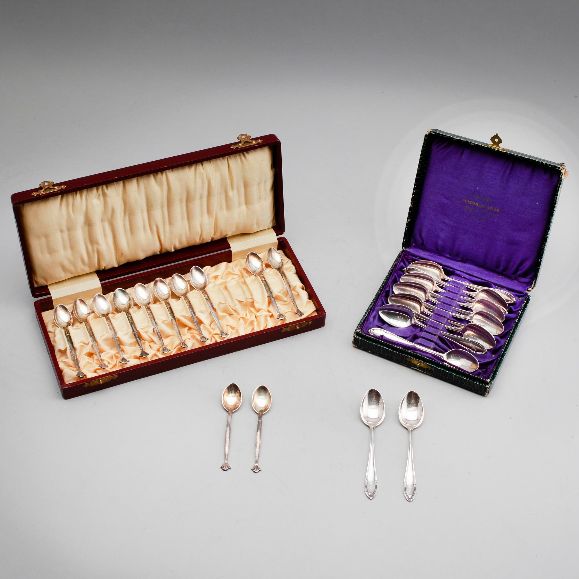 KAFFESKEDAR, 24 st (12+12), silver, GAB och CG Hallberg 1928 och 1936. Total vikt ca 238 g.