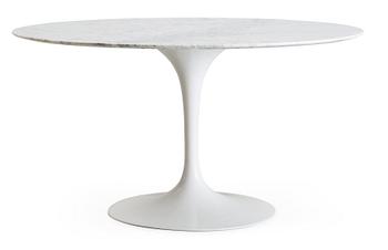 109. An Eero Saarinen 'Tulip' marble top dining table, Knoll International, USA.