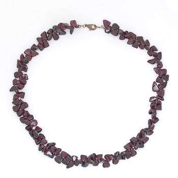 COLLIER, granat. Vikt ca 50 g.