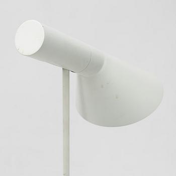 Arne Jacobsen, golvlampa, "AJ", Louis Poulsen, Danmark.