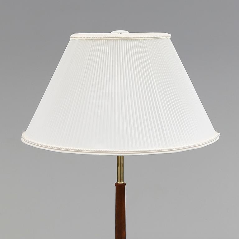 GOLVLAMPA, 1900-talets andra hälft.