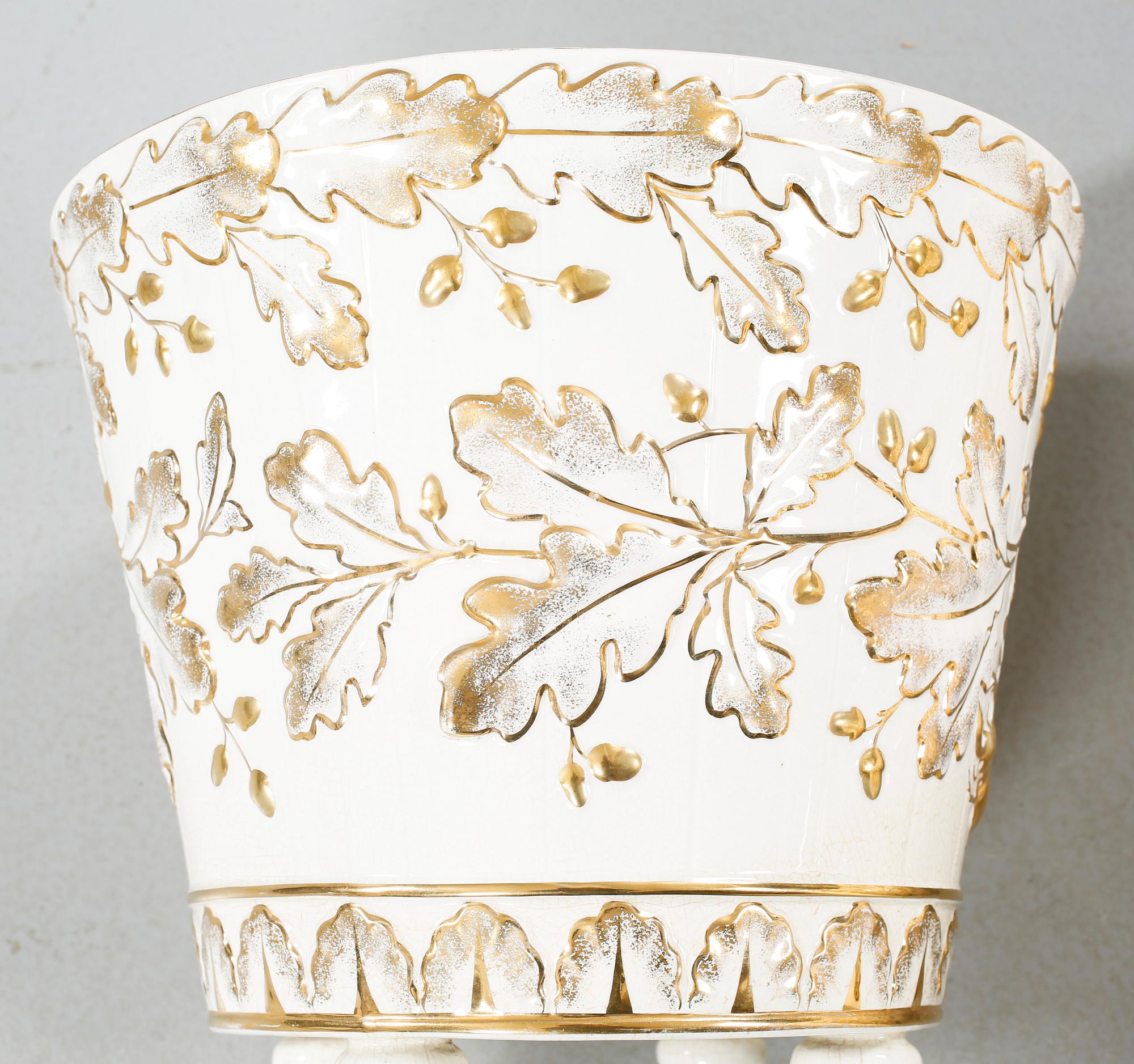 A pedestal and a pot from the second half of the 19th century.