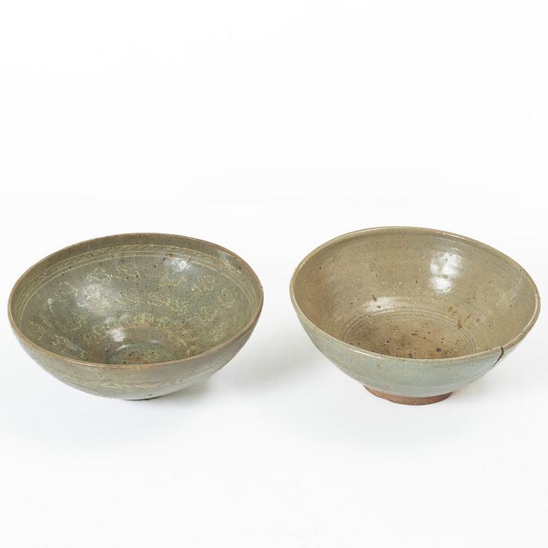 Skålar, två stycken, glaserat stengods, Korea, Joseon (1392–1897).