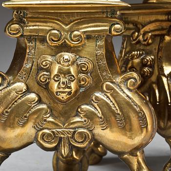 ALTARLJUSSTAKAR, ett par. Barockstil, 1900-talets första hälft.