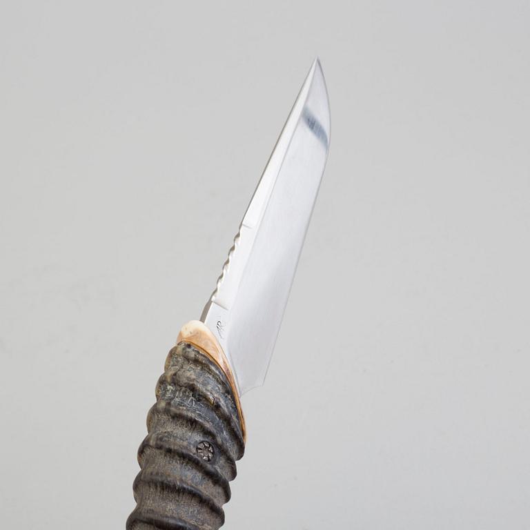 A contemporary knife by Andrzej Rybak.