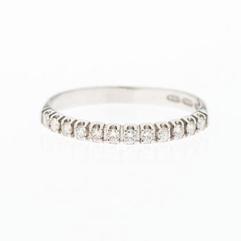 RING, briljantslipade diamanter, 18K vitguld. Elis Kauppi, Kupittaan Kulta 1985.