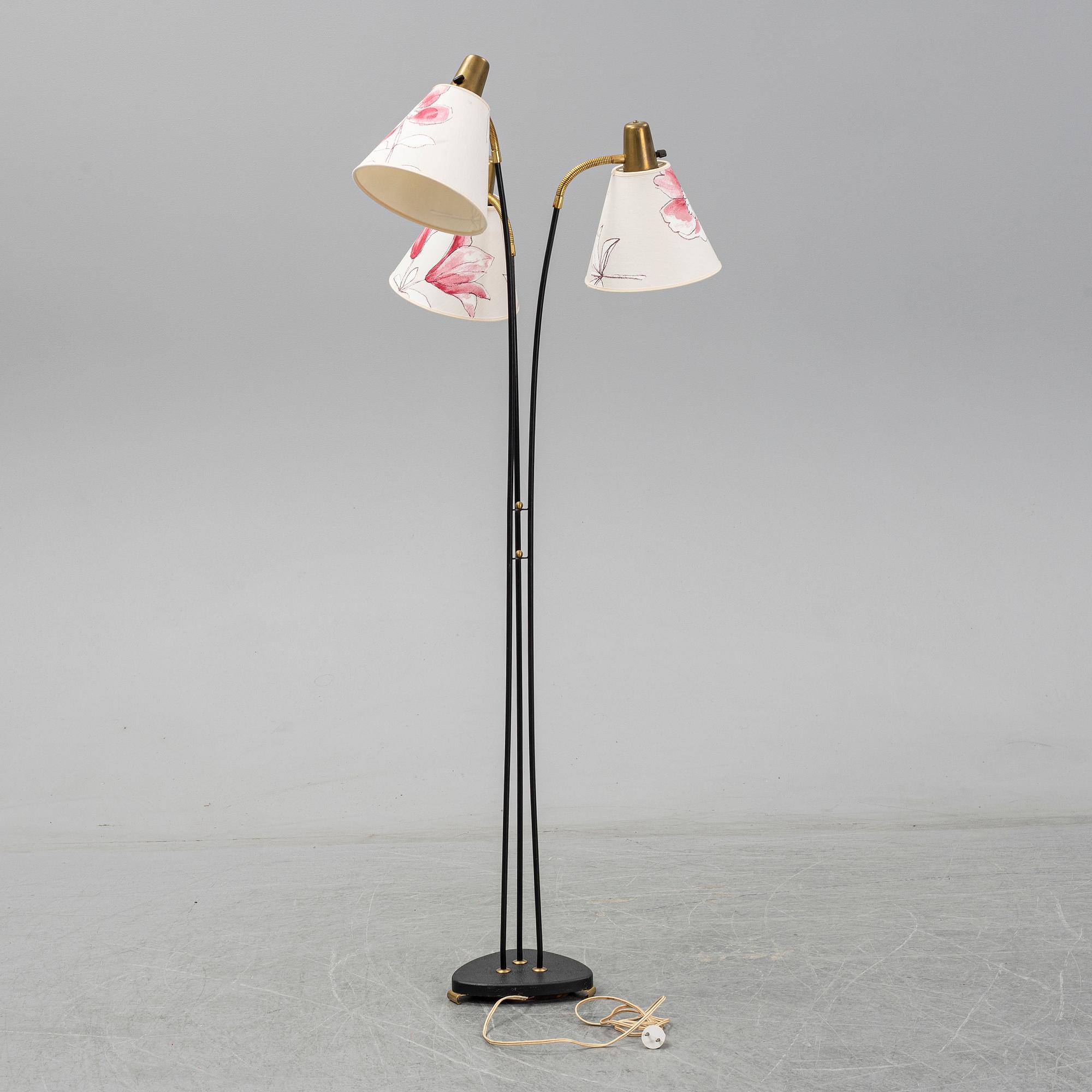 A late 20th Century ceiling light.