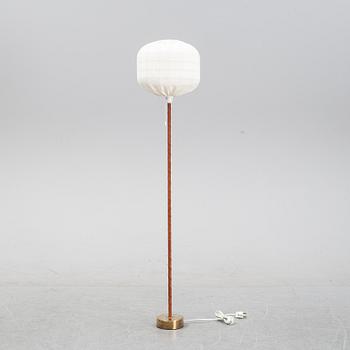 A model 563 floor light by Hans Bergström for Ateljé Lyktan, second half of the 20th Century.