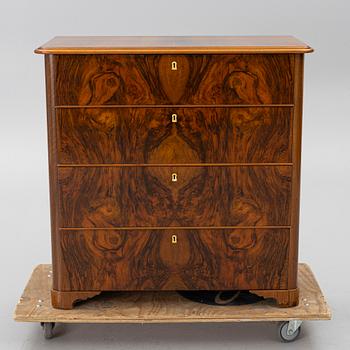 Chest of drawers, late 19th century.