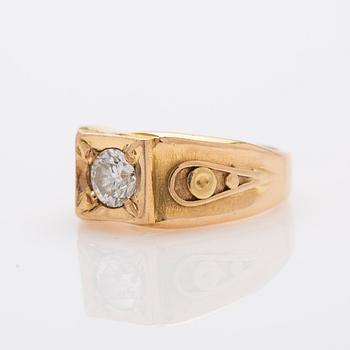 Ring, 18k guld med briljantslipad diamant.