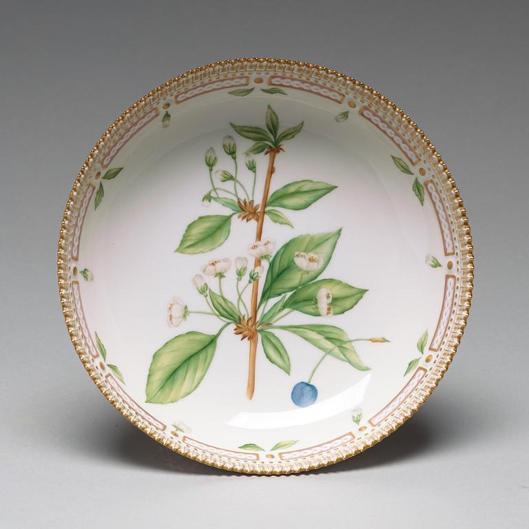 A Royal Copenhagen 'Flora Danica' cake stand, Denmark, 20th Century.