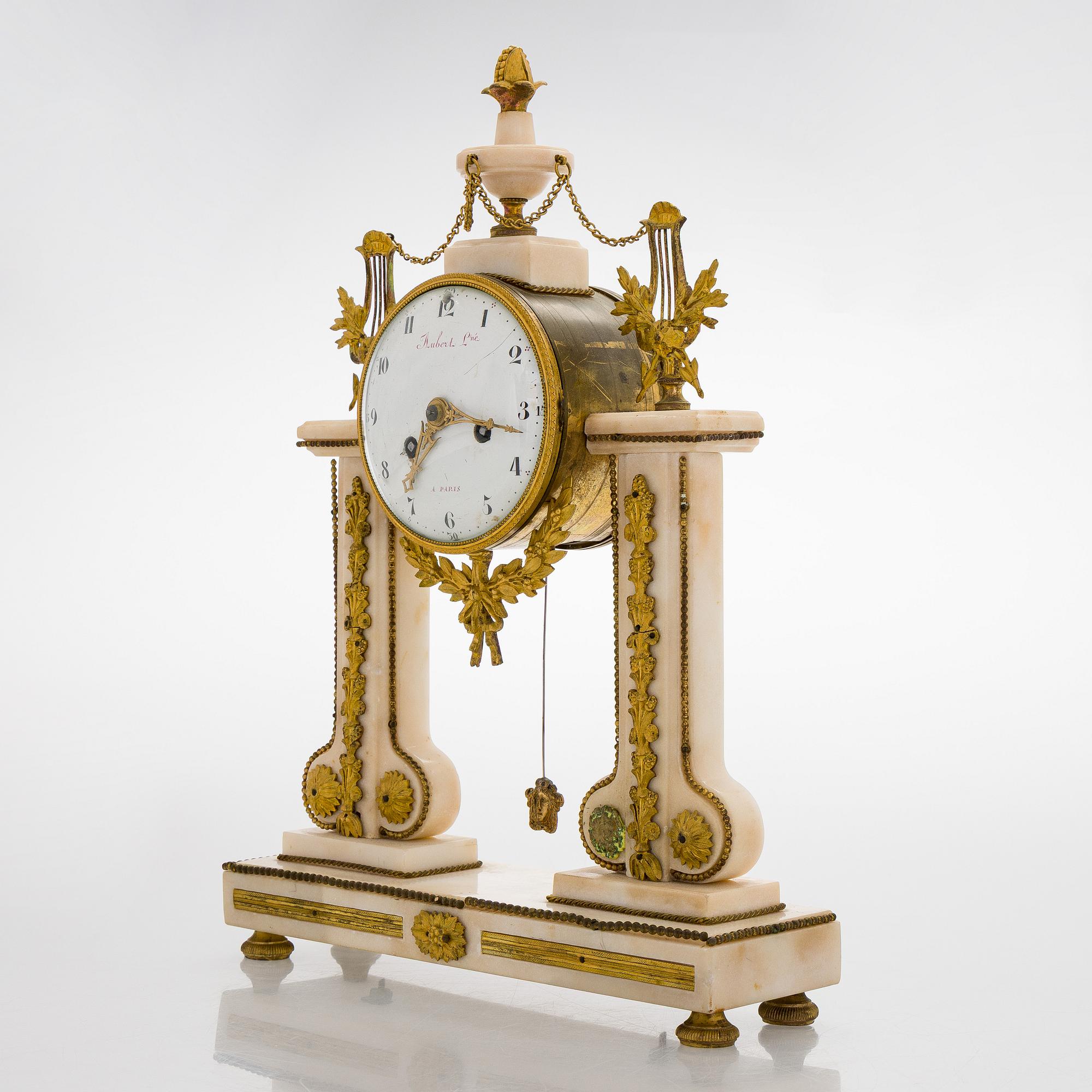 Mantle clock, marble, gilt metal, Aubert L´ne, Paris.