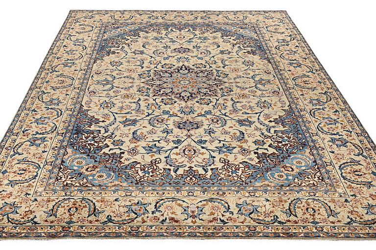 Matta, Najafabad, ca. 407 x 296 cm.