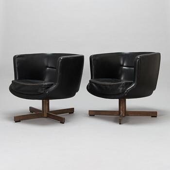 Antti Nurmesniemi a pir of armchairs made to order  1958.