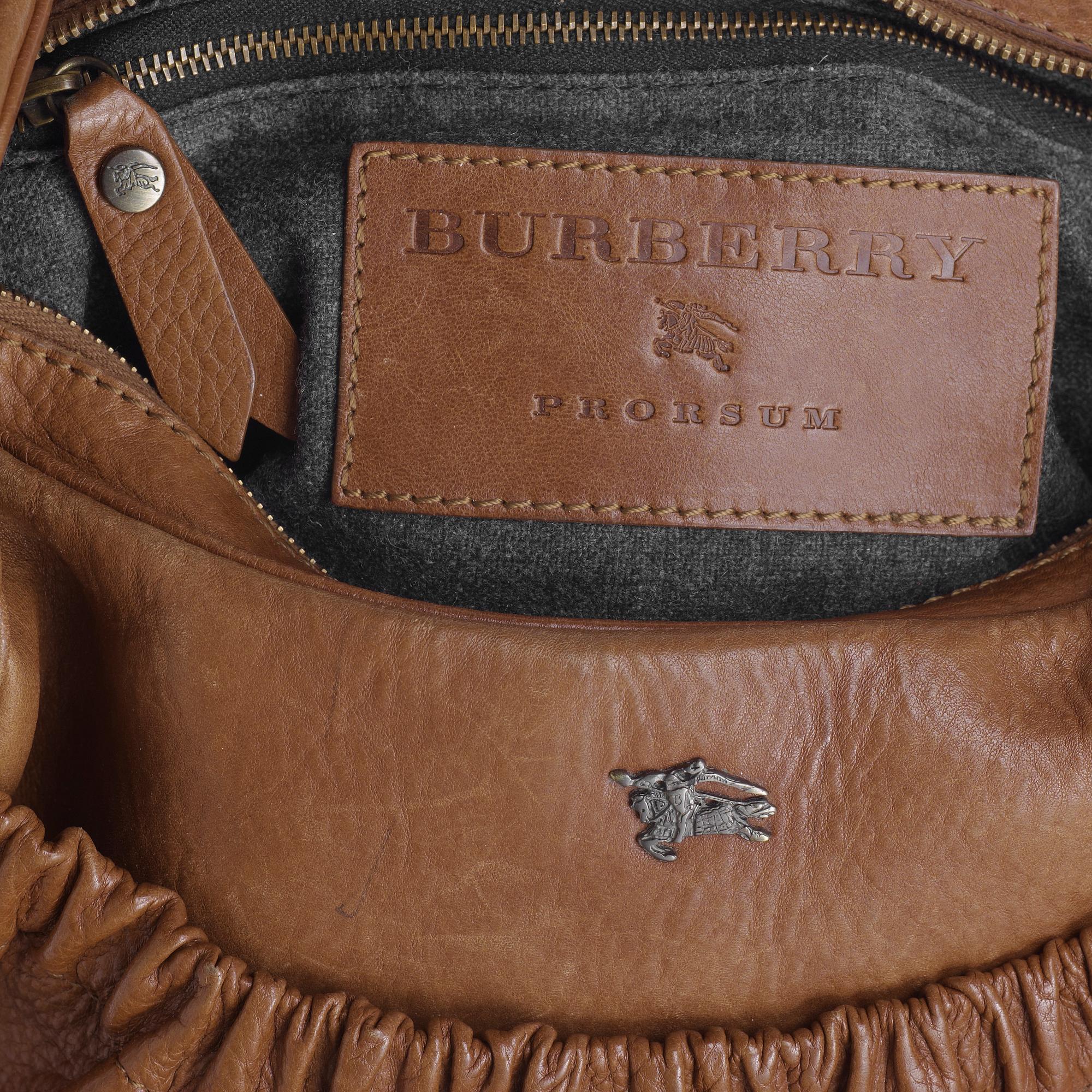 VÄSKA, Burberry.