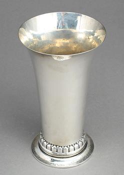 VAS, silver. Georg Jensen, Köpenhamn, 1919. Vikt ca 462 gram.