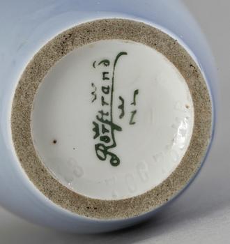 VAS, porslin, Nils Emil Lundström Rörstrand. 1900-talets början.