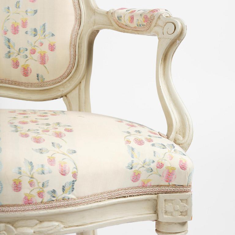 A pair of transitional armchairs, Stockholm, later part 18th century.