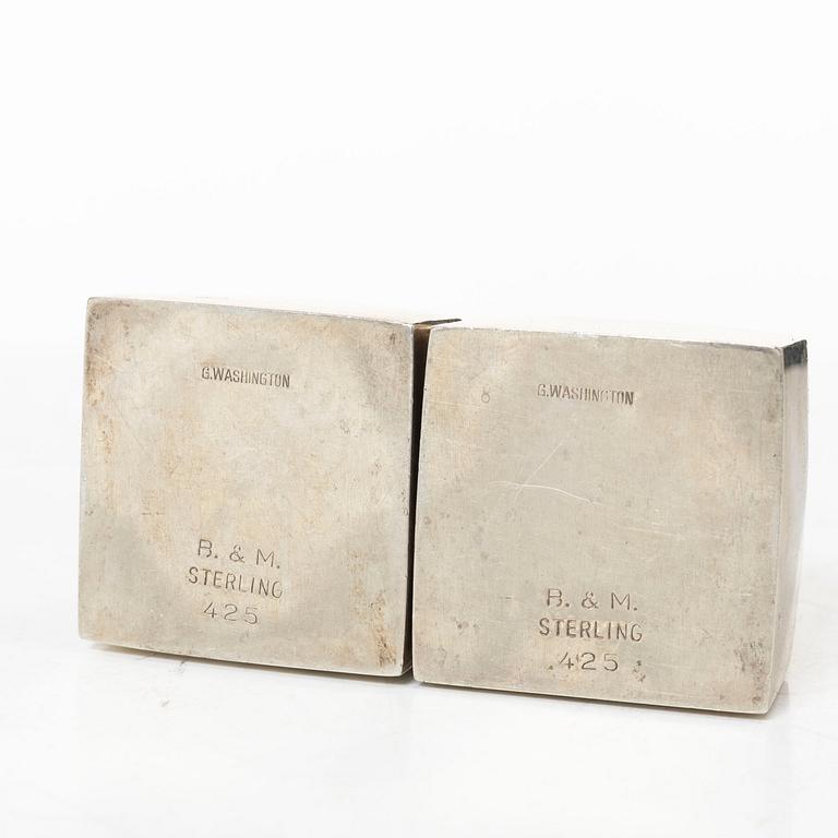 Shakers, a pair, silver, first half of the 20th century.