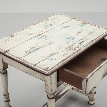 BORD, barockstil, delvis äldre delar.