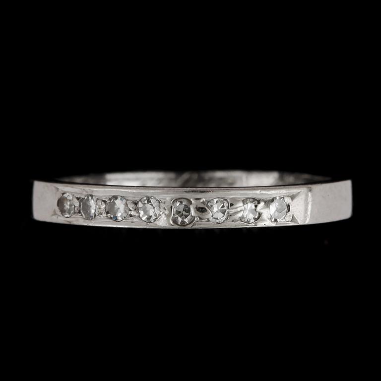 RING, 18k vitguld med 8 åttkantslipade diamanter, Ceson, Göteborg, 1965. Vikt 3 g.