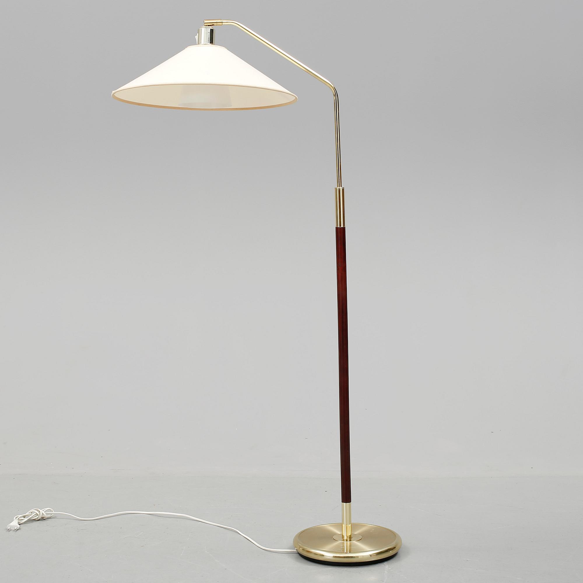 GOLVLAMPA, OMI, 1900-talets tredje kvartal.