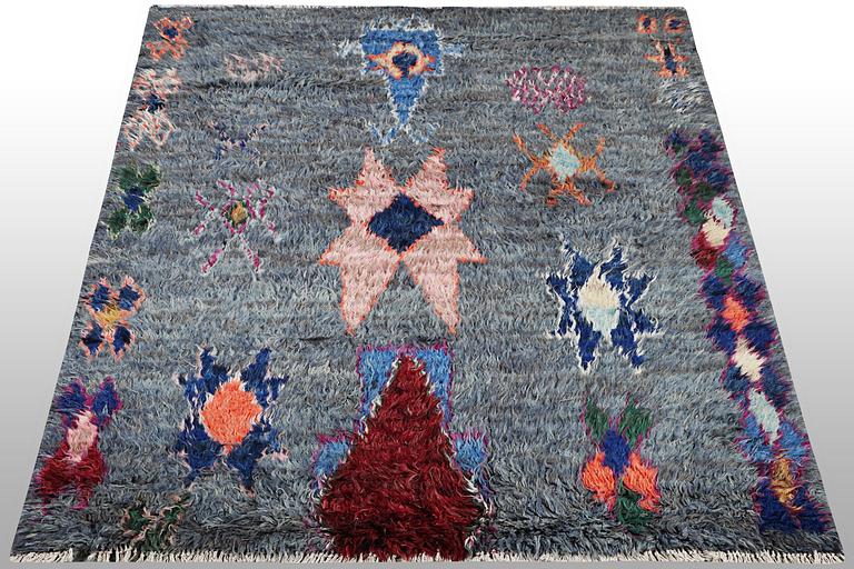 A arpet, Morocco Berber,  ca 275 x 178 cm.