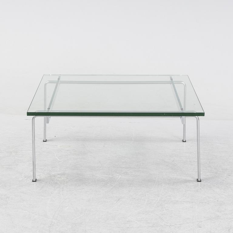 Preben Fabricius & Jørgen Kastholm, bord  FK 89 Lange Production designat 1973.