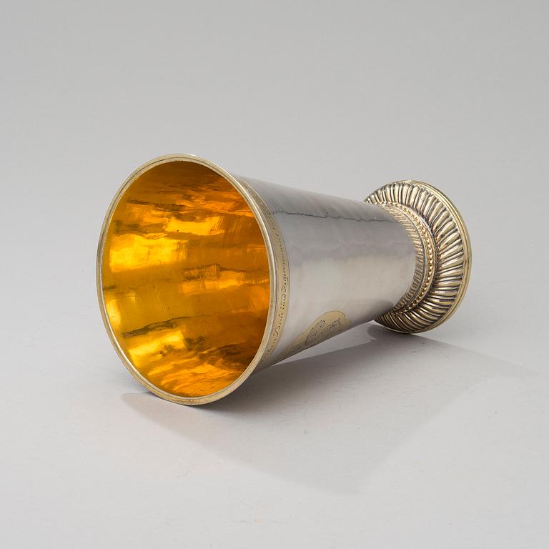 BALTIALAINEN HOPEINEN KILTAPIKARI, Riiga 1757, Johan Diedrich Rehwald (1738-1781), paino 418 g.