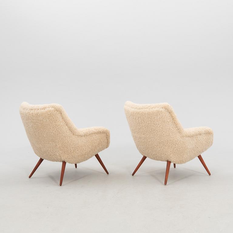 Armchairs, a pair from the 1940s/50s.