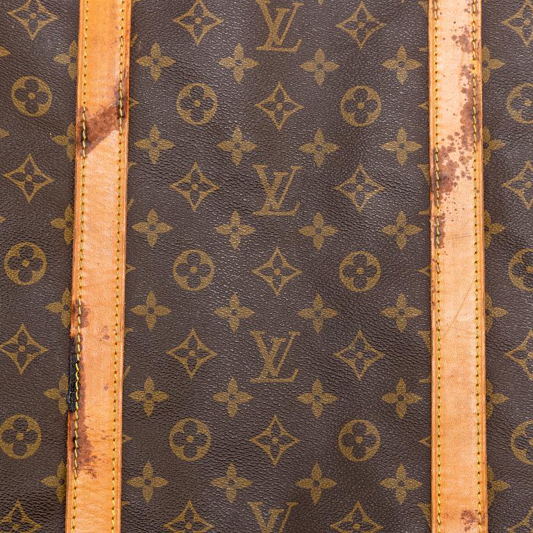 LOUIS VUITTON, a 'Sac Souple 55' monogram canvas weekendbag.