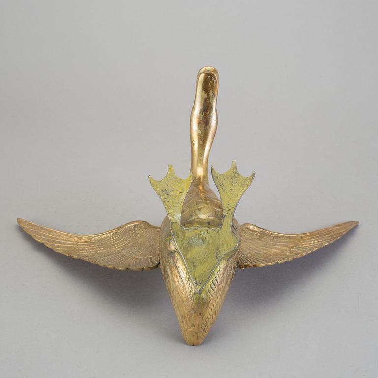 FIGURIN / INREDNINGSSKULPTUR, mässing, 1900-tal.