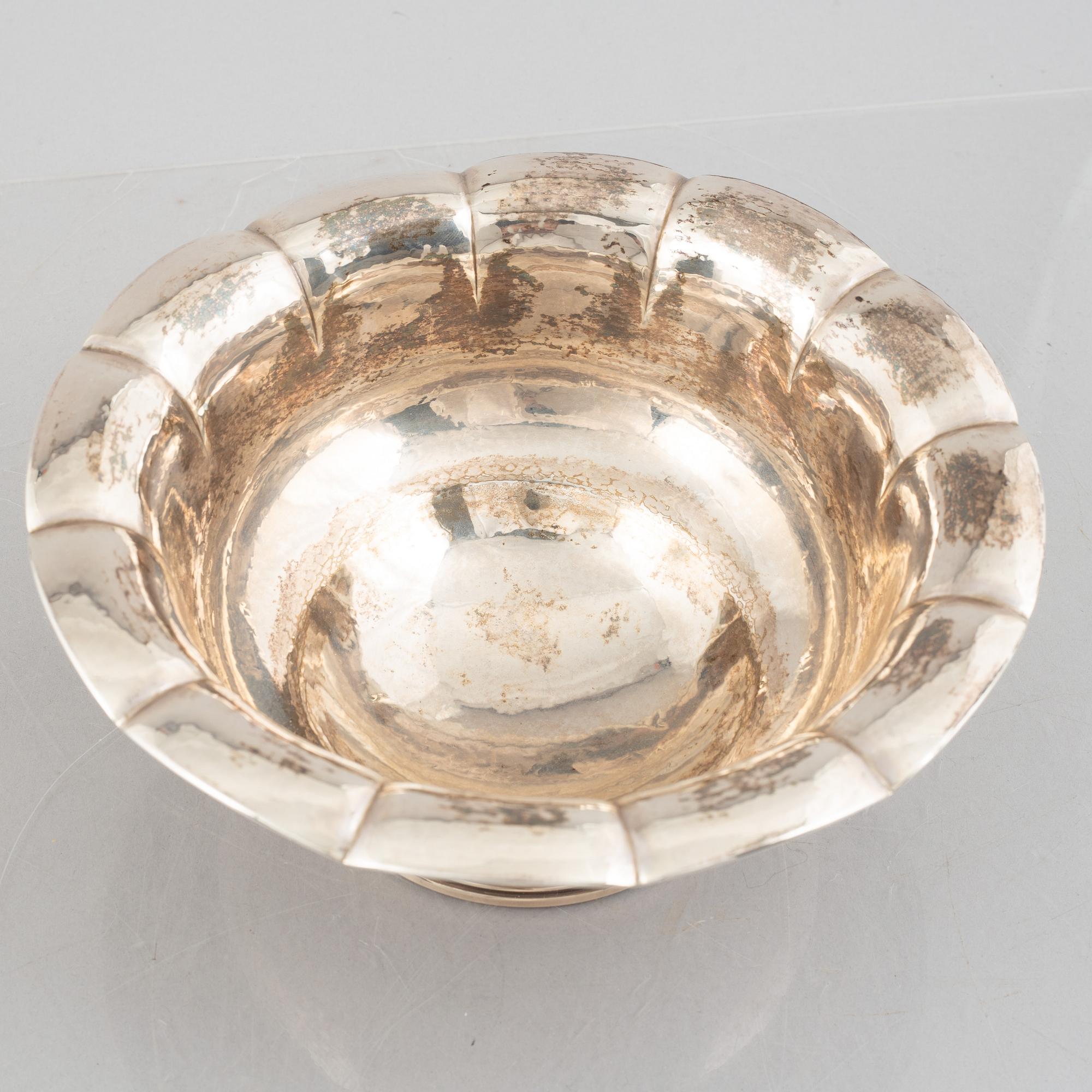 A silver bowl, Bremer Werkstätten für kunstgewerbliche Silberarbeiten, Bremen, Germany, first half of the 20th century.
