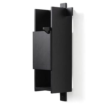 23. John Kandell, väggskåp, variant av "Arkitektskåpet", ed. 6/20, Källemo, Värnamo, efter 1989.