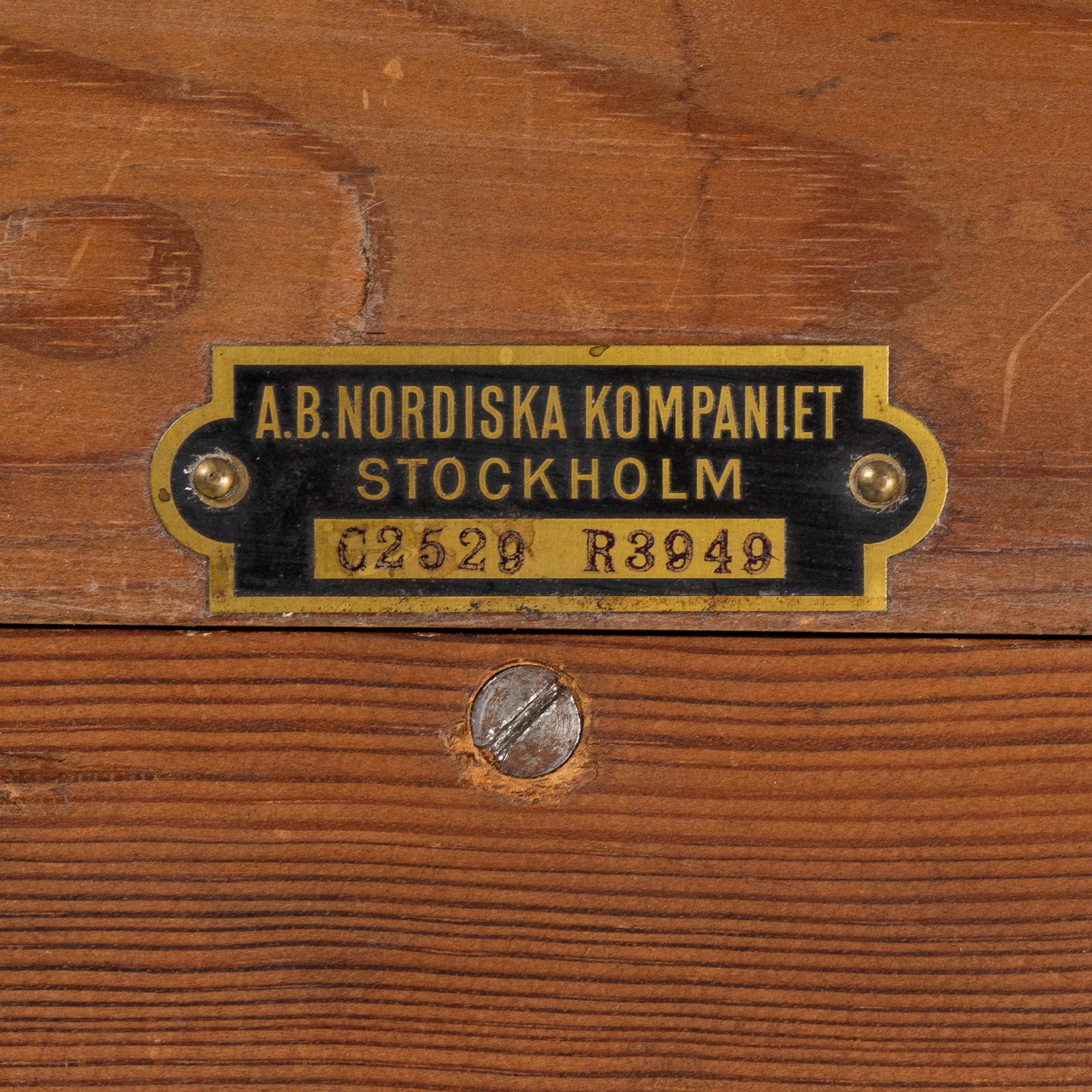 A Cabinet ny NK verkstäder from the early 20th century.