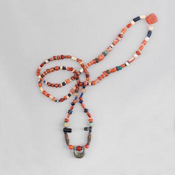 COLLIER, orientaliskt.