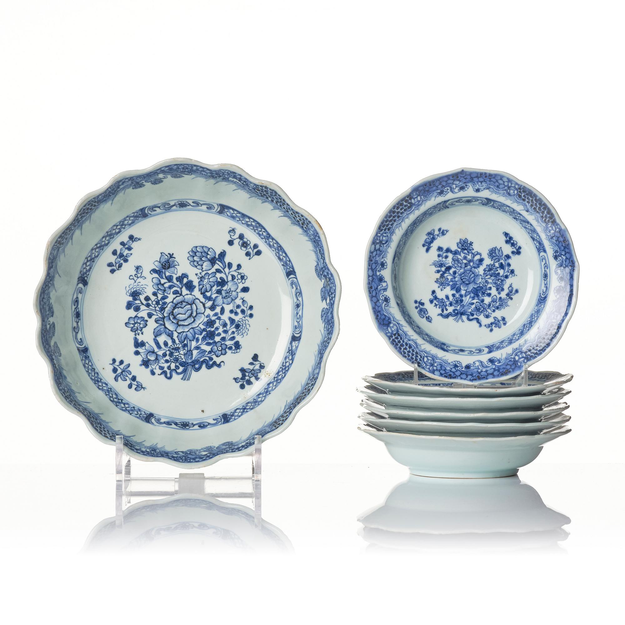 A blue and white bowl and six dessert dishes, Qing dynasty, Qianlong (1736-95).