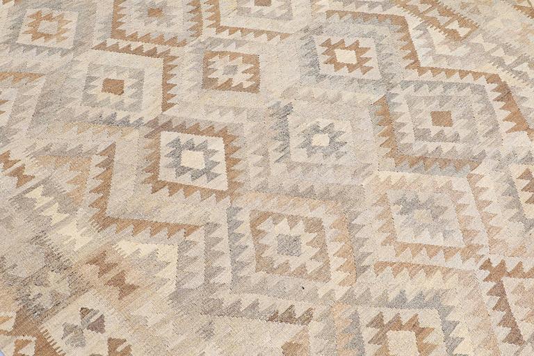 A CARPET, Kelim, ca 302 x 200 cm.