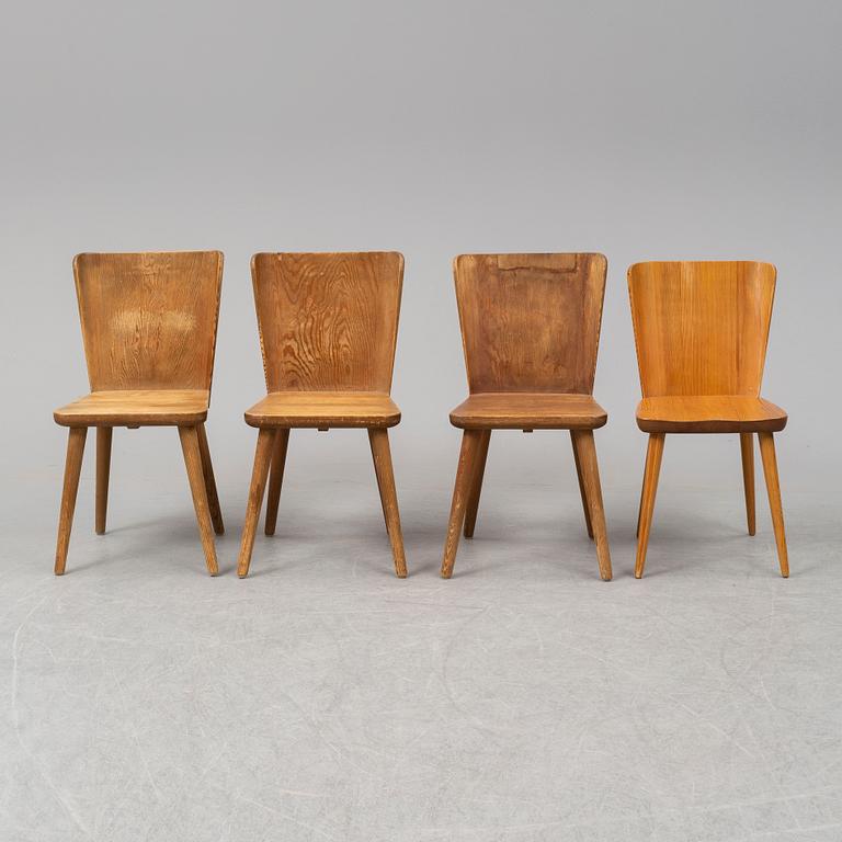SPORTSTUGEMÖBEL, a pine dinner table and four chairs (3+1), one by Göran Malmvall, Svensk Fur, Sweden mid 20th century.